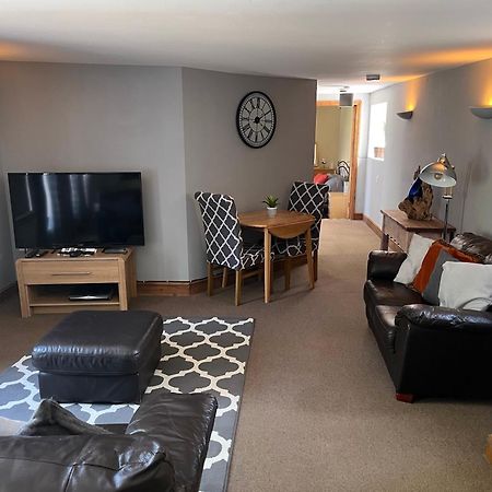 Large 2-Bed House Derbyshire Off Chatsworth Rd Τσέστερφιλντ Εξωτερικό φωτογραφία