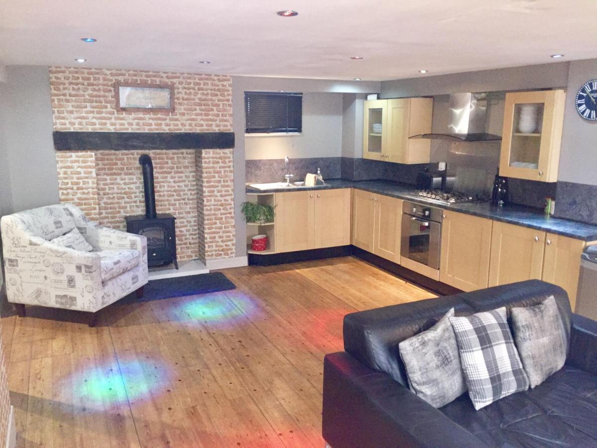 Large 2-Bed House Derbyshire Off Chatsworth Rd Τσέστερφιλντ Εξωτερικό φωτογραφία